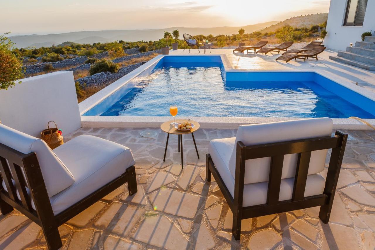 Villa Zlatno Sunce In The Hills Near Trogir Vrsine Екстериор снимка
