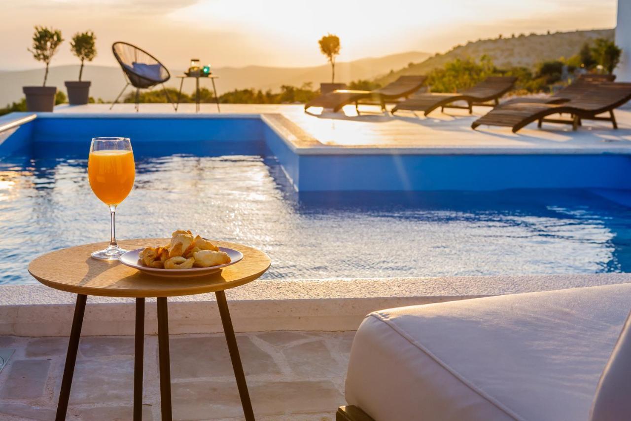 Villa Zlatno Sunce In The Hills Near Trogir Vrsine Екстериор снимка